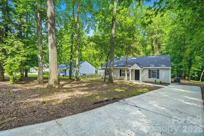 6324 Grove Park Boulevard, Charlotte, NC 28215 - Photo 2