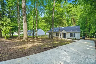 6324 Grove Park Blvd, Charlotte, NC 28215 - Photo 2