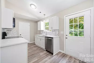 6324 Grove Park Boulevard, Charlotte, NC 28215 - Photo 10