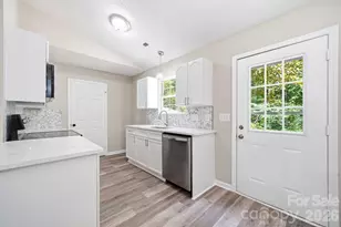 6324 Grove Park Blvd, Charlotte, NC 28215 - Photo 10