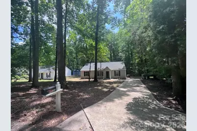 6324 Grove Park Boulevard, Charlotte, NC 28215 - Photo 2