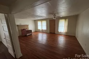 831/833 N Oak St, Hendersonville, NC 28739 - Photo 20