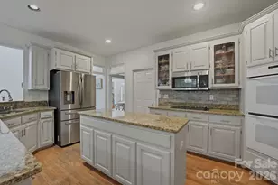 21311 Crown Lake Dr, Cornelius, NC 28031 - Photo 12