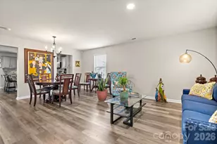 928 Newfound Hollow Dr, Charlotte, NC 28214 - Photo 2