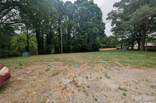 1218-B Essex St, Gastonia, NC 28052 - Photo 12