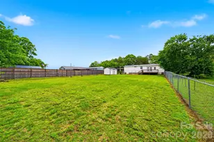 3617 Sulphur Springs Rd NE, Hickory, NC 28601 - Photo 28