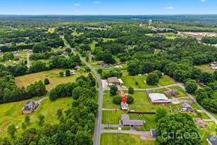 3617 Sulphur Springs Rd NE, Hickory, NC 28601 - Photo 34