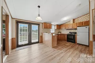 3617 Sulphur Springs Rd NE, Hickory, NC 28601 - Photo 8