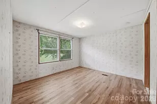 3617 Sulphur Springs Rd NE, Hickory, NC 28601 - Photo 14
