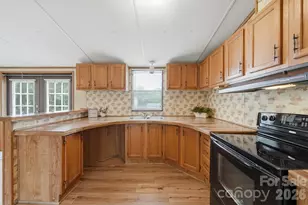 3617 Sulphur Springs Rd NE, Hickory, NC 28601 - Photo 10
