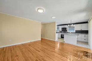 9 Woodfin Ave, Asheville, NC 28804 - Photo 12