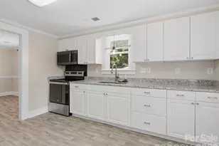 7 Wray St, York, SC 29745 - Photo 8