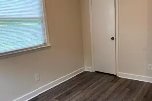 2912 L D Parker Dr, Charlotte, NC 28206 - Photo 4