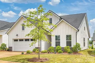 8044 Brookbank Dr, Charlotte, NC 28269 - Photo 2