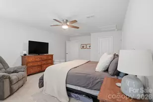 1621 Gutter Br Dr, Charlotte, NC 28216 - Photo 10