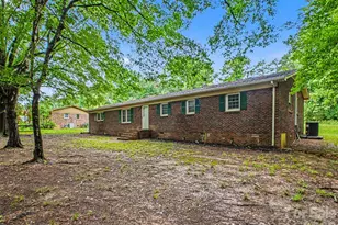 211 Lakeview Rd, Cherryville, NC 28021 - Photo 6