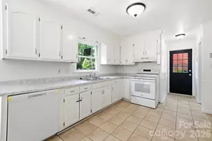 2819 Royal Ridge Ln, Charlotte, NC 28212 - Photo 14