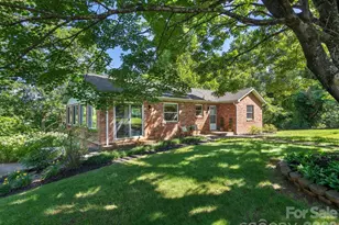 147 W Oakview Rd, Asheville, NC 28806 - Photo 1