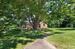 147 W Oakview Rd, Asheville, NC 28806 - Photo 2