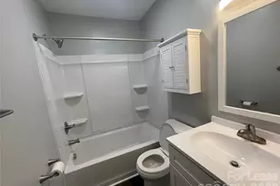 624 Pinoca Rd, Charlotte, NC 28208 - Photo 22