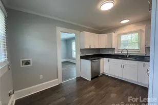 624 Pinoca Rd, Charlotte, NC 28208 - Photo 6