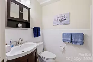 1300 Queens Rd, Charlotte, NC 28207 - Photo 14