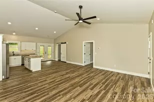 112 Peyton Elaine Rd, Clyde, NC 28721 - Photo 4