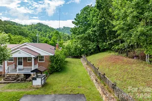302 Sprinkle Branch Rd, Marshall, NC 28753 - Photo 6