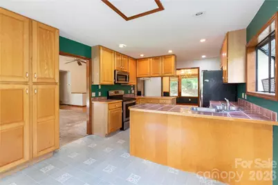 18 Bartlett Road, Weaverville, NC 28787 - Photo 4