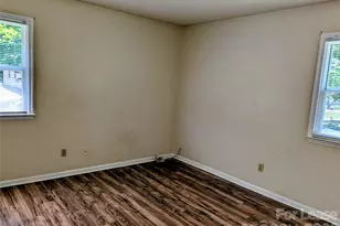 354 Harrill St, Statesville, NC 28677 - Photo 6