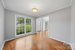 1737 9th St Pl SE, Hickory, NC 28602 - Photo 2
