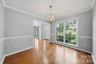 1737 9th St Pl SE, Hickory, NC 28602 - Photo 4