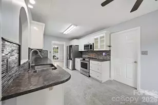 1737 9th St Pl SE, Hickory, NC 28602 - Photo 8