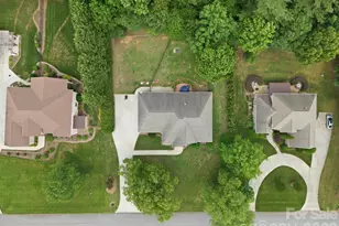 1705 29th Ave Pl NE, Hickory, NC 28601 - Photo 36