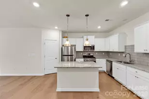 260 Abington St, Matthews, NC 28104 - Photo 4