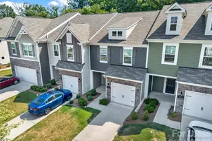 260 Abington St, Matthews, NC 28104 - Photo 2
