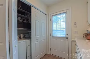 2425 Turnberry Ln, Charlotte, NC 28210 - Photo 16