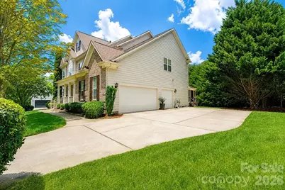10209 Treetop Lane, Cornelius, NC 28031 - Photo 4