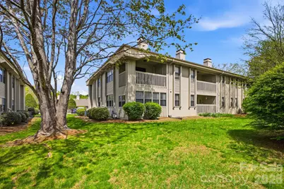 2305 Abbey Circle, Asheville, NC 28805 - Photo 2