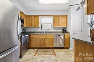 2305 Abbey Cir, Asheville, NC 28805 - Photo 6