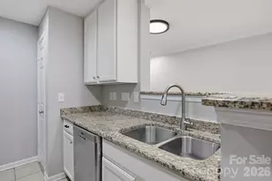 3921 Picasso Court, Charlotte, NC 28205 - Photo 10