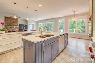 201 Skytop Farm Ln, Hendersonville, NC 28791 - Photo 4