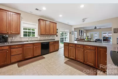 4405 Squirrel Trail Lane, Charlotte, NC 28269 - Photo 10