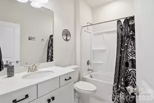 8134 Merryvale Ln, Charlotte, NC 28214 - Photo 20