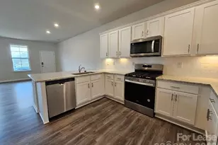 5416 Kinsbridge Dr, Charlotte, NC 28227 - Photo 2