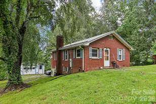 677 Mt Olivet Rd, Zirconia, NC 28790 - Photo 2