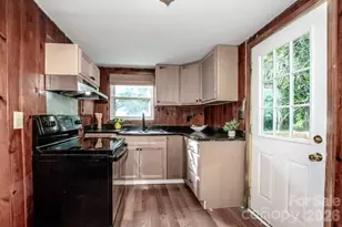 809 N Mulberry St, Statesville, NC 28677 - Photo 2