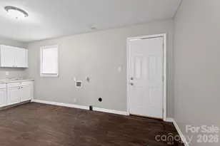 9 Delores St, Greenville, SC 29605 - Photo 18