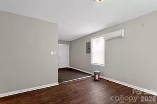 9 Delores St, Greenville, SC 29605 - Photo 8