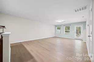 9612 Brackenview Ct, Charlotte, NC 28214 - Photo 6